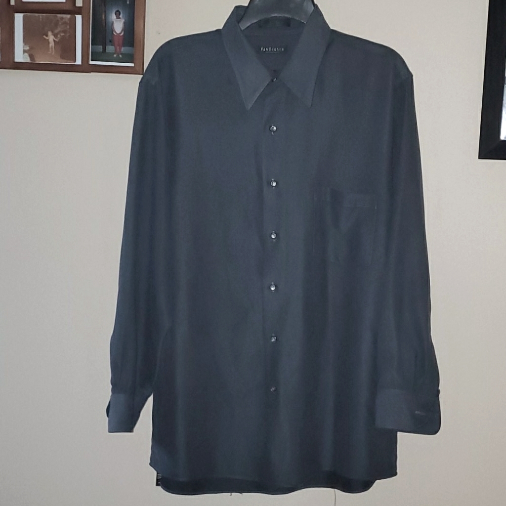 🔴Vanheusan Mens button down shirt